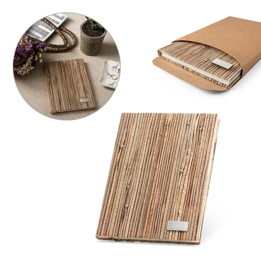 Caderno A5 de capa dura em palha natural com 192 páginas pautadas recicladas