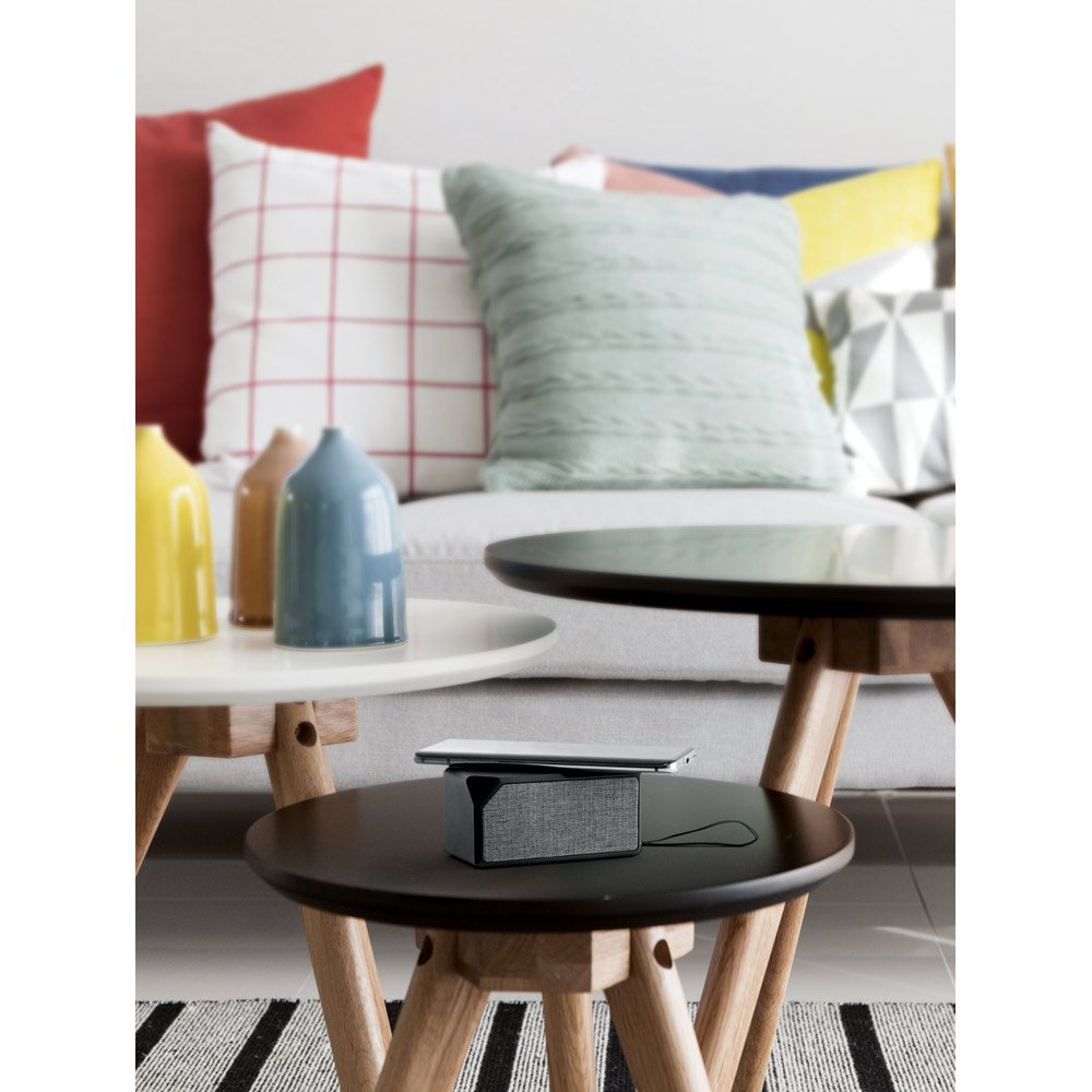 Caixa de som portátil em ABS com acabamento em borracha e tecido na parte frontal - Imagem 3