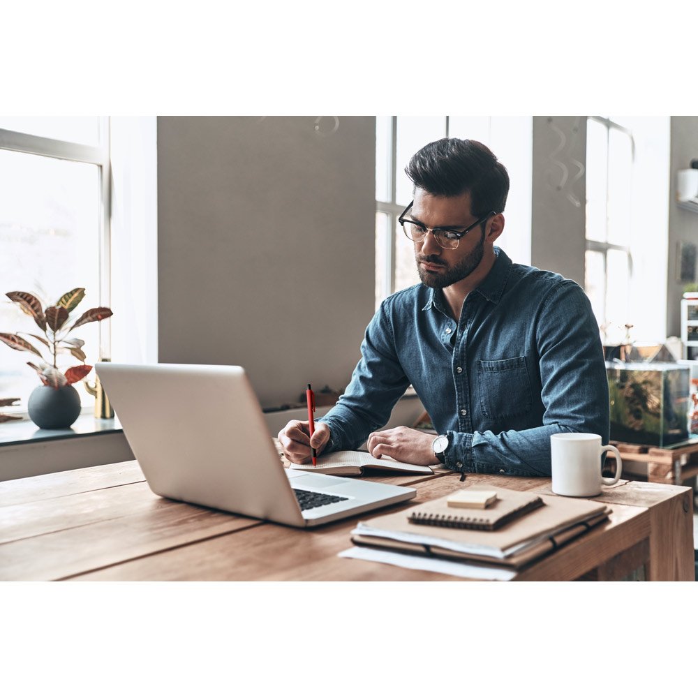 Esferográfica com corpo triangular e escrita em azul - Imagem 3