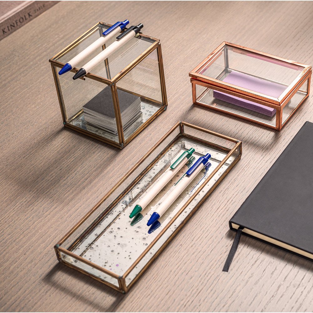 Esferográfica produzida através de pacotes de leite reciclado com escrita em azul - Imagem 3