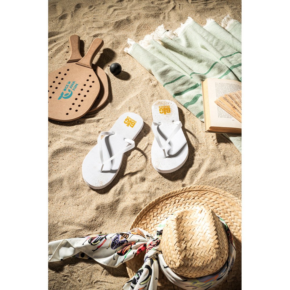 Chinelos confortáveis com sola em PE e tira em PVC - Imagem 3